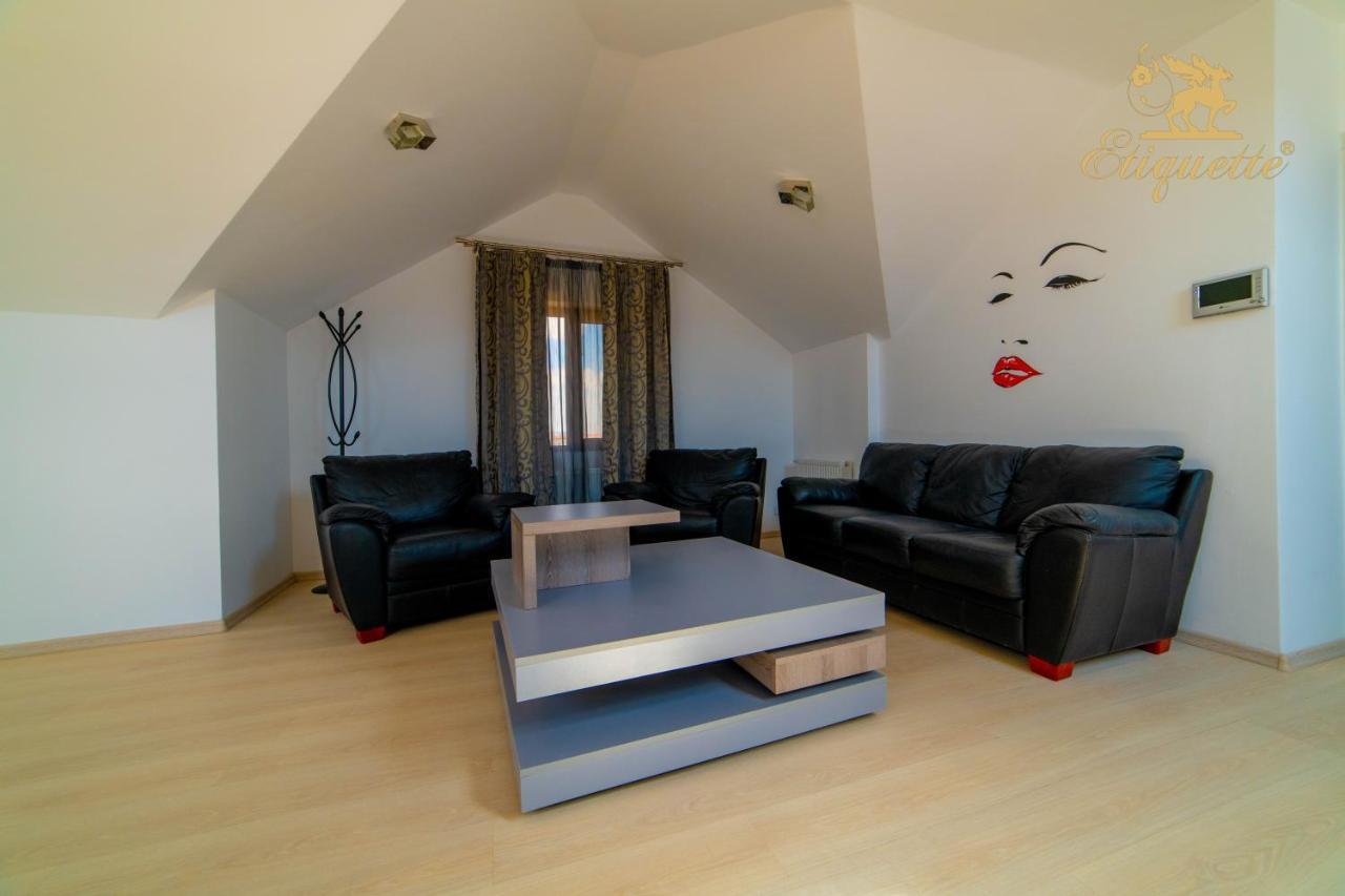 Villa Etiquette Дева Экстерьер фото